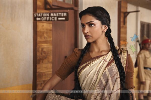 105910-deepika-padukone-in-the-movie-khelein-hum-jee-jaan-sey