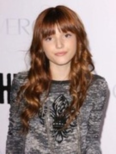 42260065_EBZHWACRF - sedinta foto bella thorne7