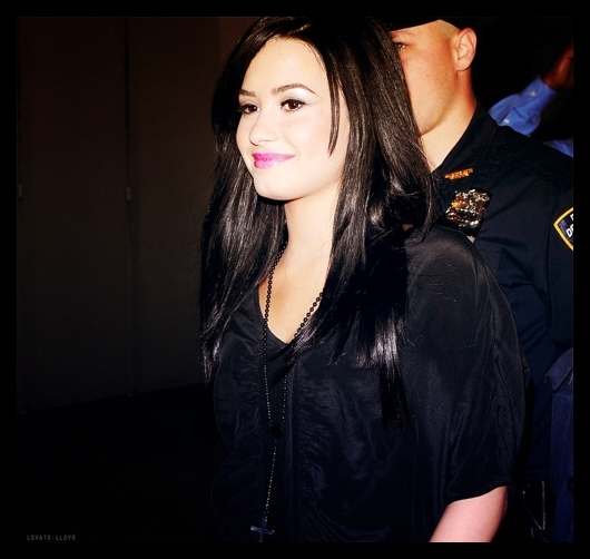 Doar ca stii, trebe` sa-mi fac mai intai bagajele.