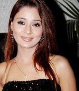 174192_100003228318665_1802964637_n - sara khan 5