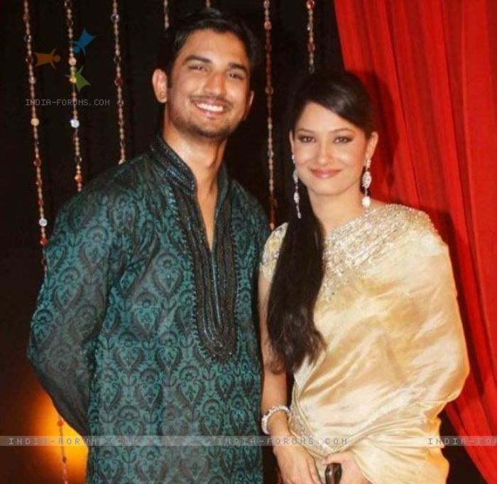 162822-sushant-and-ankita-at-their-first-zee-rishtey-awards