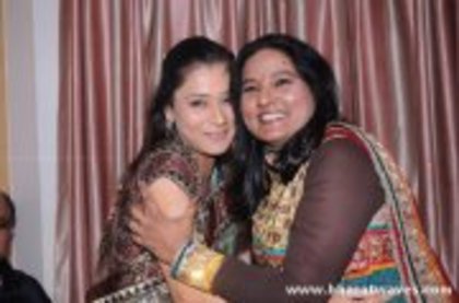 295912_136317513129613_100002540952697_201950_4252769_a - sara khan 5