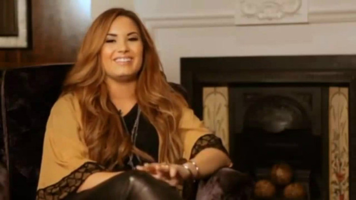 Demi Lovato Fans Questions!  (2012) 0499 - Demi - Fans Questions 2012