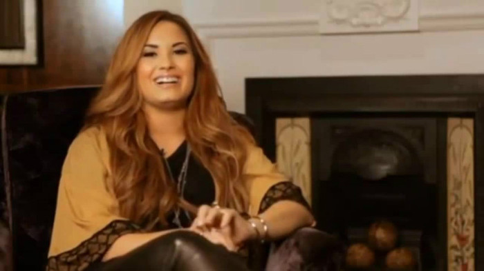 Demi Lovato Fans Questions!  (2012) 0503 - Demi - Fans Questions 2012 Part oo1