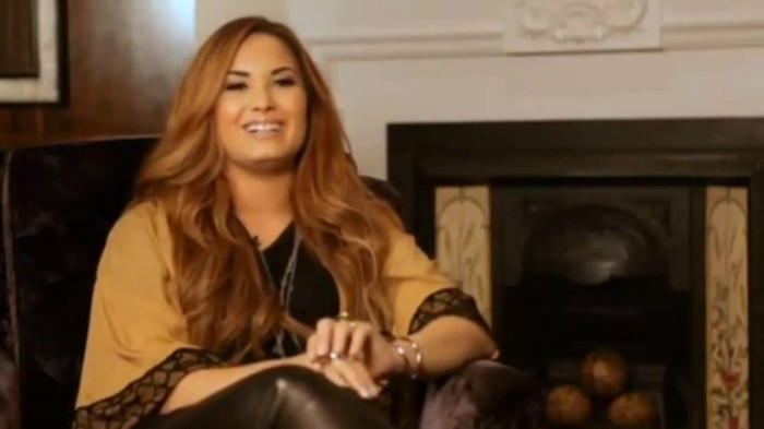 Demi Lovato Fans Questions!  (2012) 0506 - Demi - Fans Questions 2012 Part oo1