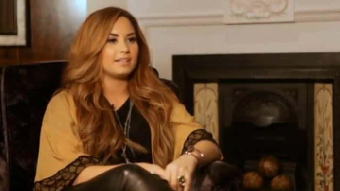 Demi Lovato Fans Questions!  (2012) 1292