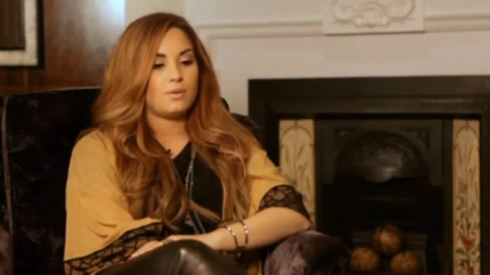 Demi Lovato Fans Questions!  (2012) 2122