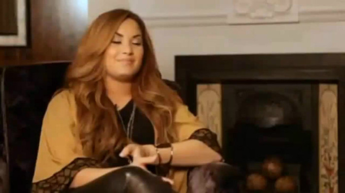 Demi Lovato Fans Questions!  (2012) 2610 - Demi - Fans Questions 2012 Part oo5