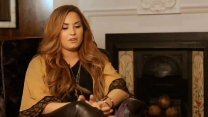 Demi Lovato Fans Questions!  (2012) 2707