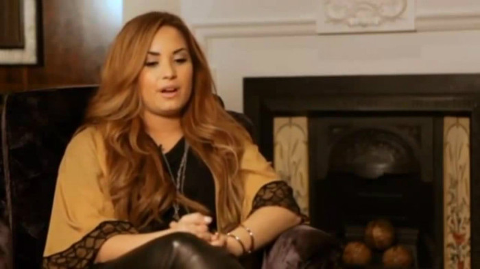 Demi Lovato Fans Questions!  (2012) 2865
