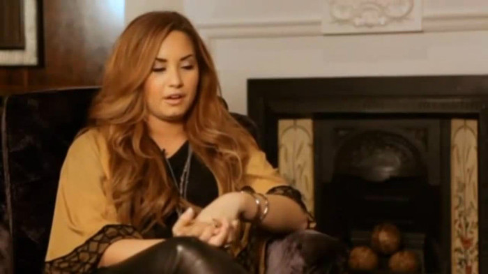 Demi Lovato Fans Questions!  (2012) 2947