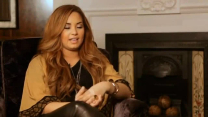 Demi Lovato Fans Questions!  (2012) 2978 - Demi - Fans Questions 2012 Part oo5