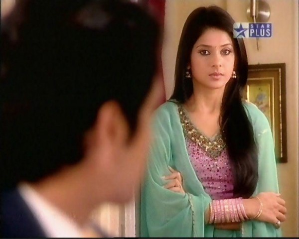 Jennifer_Winget_1260440900_0