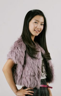 Kim So Eun as  Larysa - The crazy school 1