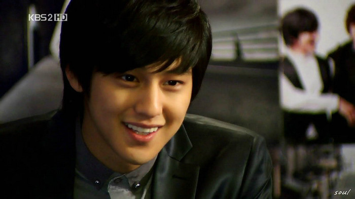 Kim Bum as Bobo (Ady)