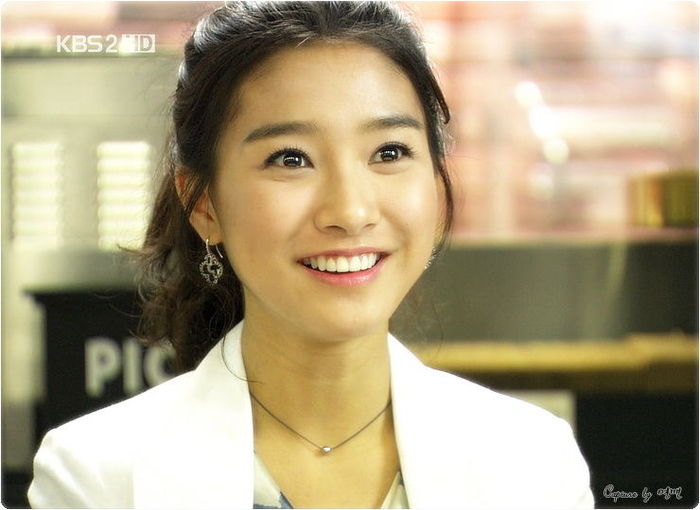 Bine,am ajuns la scoala sa vad cum e,tu ce faci?