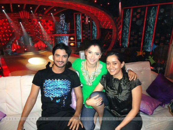 196641-sushant-singh-rajput-and-ankita-lokhande-with-a-fan-on-jhalak-d - x-Sushant Singh Rajput and Ankita Lokhande -x