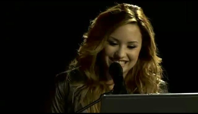 bscap0007 - Demi Lovato Z100 Livechat - Poland