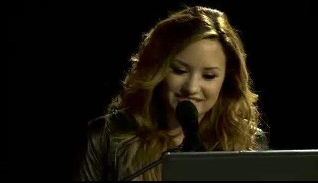 bscap0011 - Demi Lovato Z100 Livechat - Poland