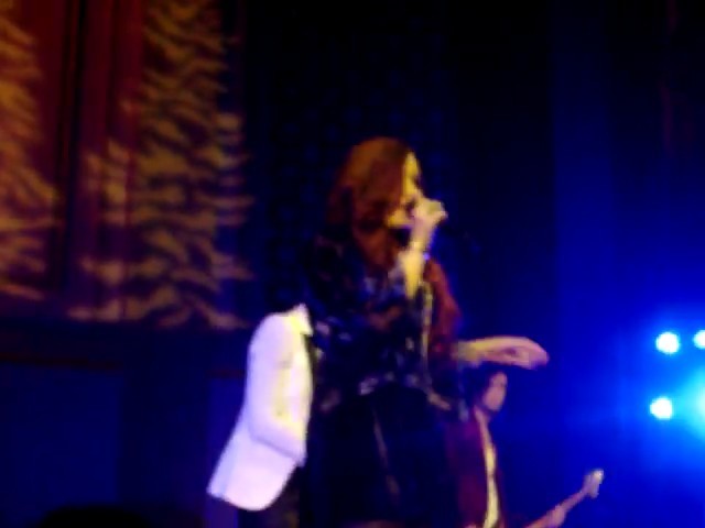 bscap0014 - Demi And Hot Chelle Rae - Why Dont You Love Me - Acoustic Christmas 2011 Part oo1
