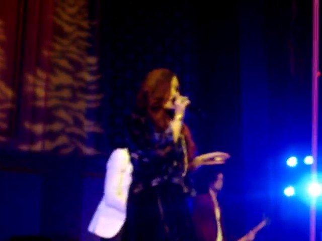 bscap0015 - Demi And Hot Chelle Rae - Why Dont You Love Me - Acoustic Christmas 2011 Part oo1