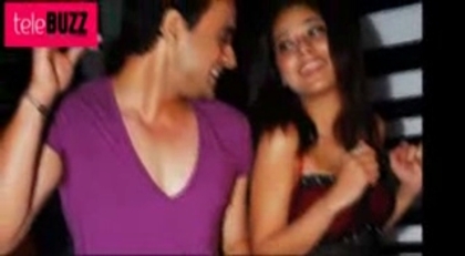 00_00_33 - sara khan 5