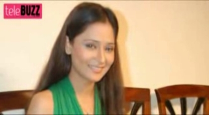 00_00_33 - sara khan 5