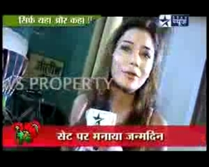 00_01_25 - Sara Khan celebrates birthday