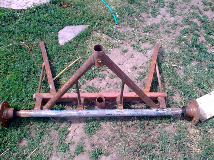 Alin0568; dric spate
