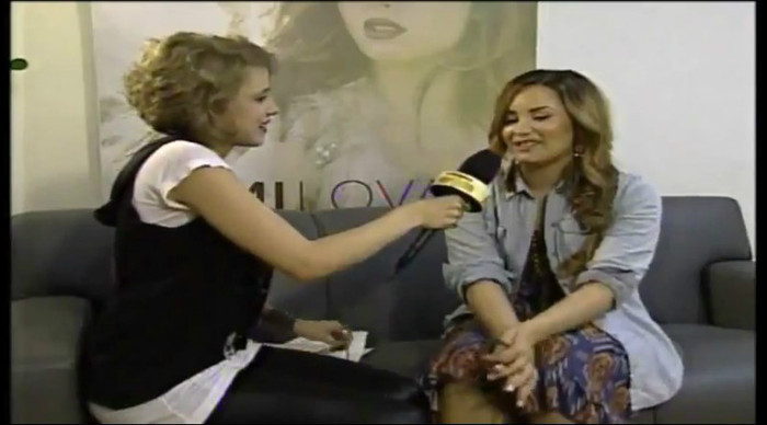 bscap0010 - Demi Talks About Almost Hitting Paul McCartney With Her Car Globo TV Brazil
