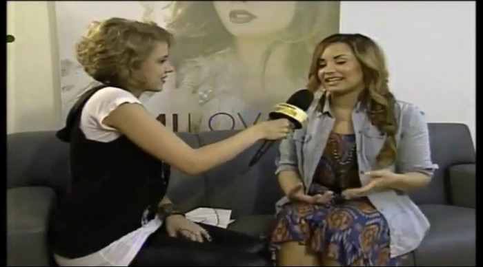 bscap0020 - Demi Talks About Almost Hitting Paul McCartney With Her Car Globo TV Brazil