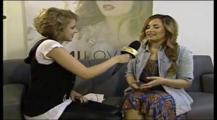 bscap0021 - Demi Talks About Almost Hitting Paul McCartney With Her Car Globo TV Brazil