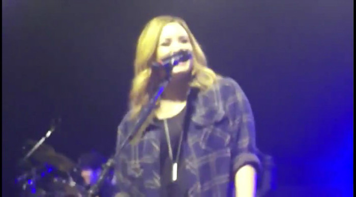 bscap0006 - Demi - Was Coughing - Shes Better Now - Sao Paulo Brazil