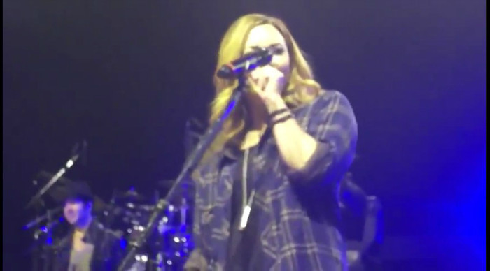 bscap0011 - Demi - Was Coughing - Shes Better Now - Sao Paulo Brazil