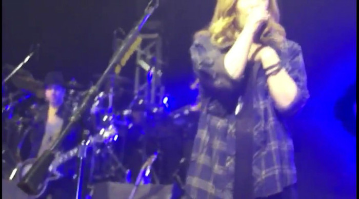 bscap0015 - Demi - Was Coughing - Shes Better Now - Sao Paulo Brazil