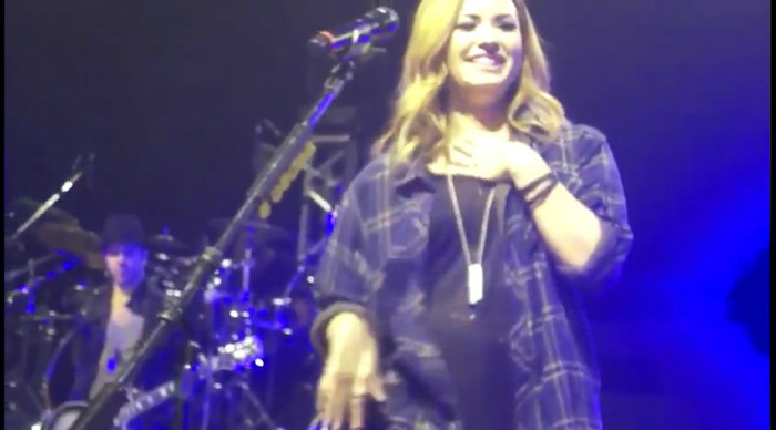 bscap0017 - Demi - Was Coughing - Shes Better Now - Sao Paulo Brazil
