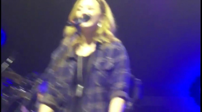 bscap0074 - Demi - Was Coughing - Shes Better Now - Sao Paulo Brazil