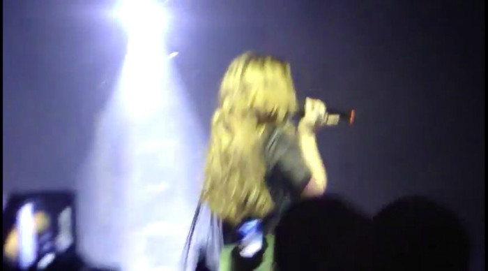 bscap0061 - Demi - Give Your Heart A Break - Sao Paulo 20 04 2012