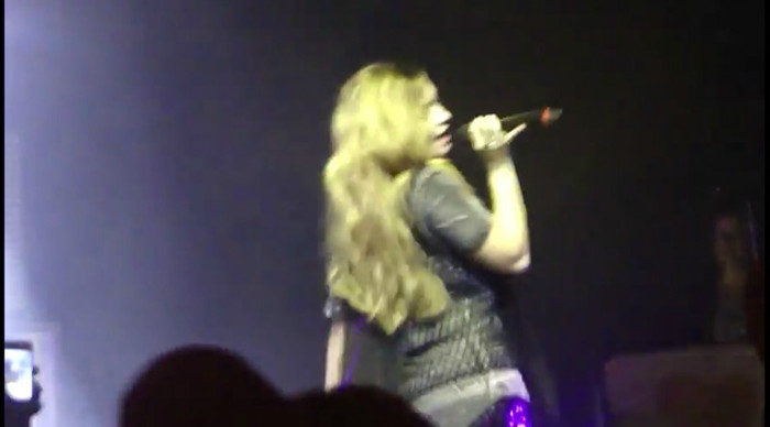 bscap0064 - Demi - Give Your Heart A Break - Sao Paulo 20 04 2012