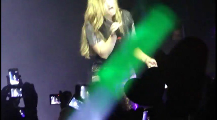 bscap0073 - Demi - Give Your Heart A Break - Sao Paulo 20 04 2012