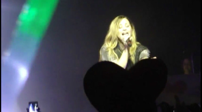 bscap0078 - Demi - Give Your Heart A Break - Sao Paulo 20 04 2012