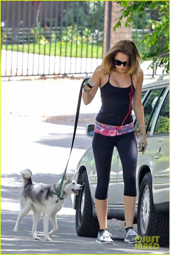 miley-floyd-walk-05 - Miley Cyrus Works on Her Fit Figure with Floyd