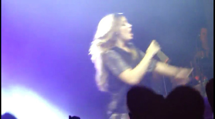 bscap0139 - Demi - Give Your Heart A Break - Sao Paulo 20 04 2012
