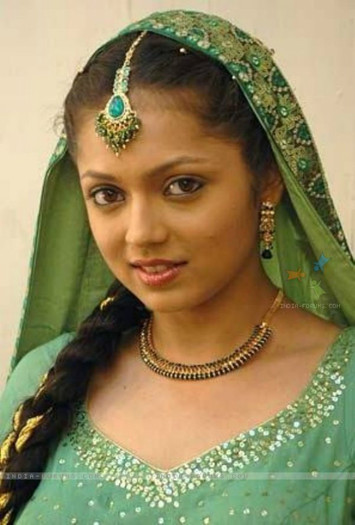 133766-drashti-dhami[2]