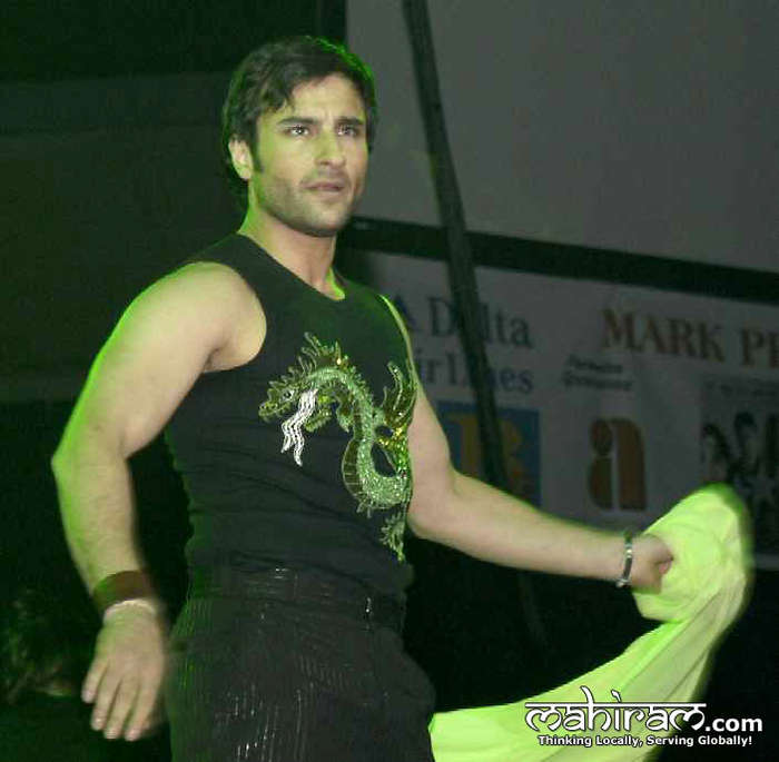 Si dupa cum vezi..l.au batut pe Vali pana i.au dat sangele:|