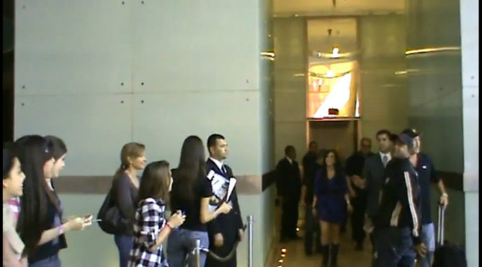 bscap0000 - Demilush - Fans meeting Demi in Sao Paulo at hotel Part oo1