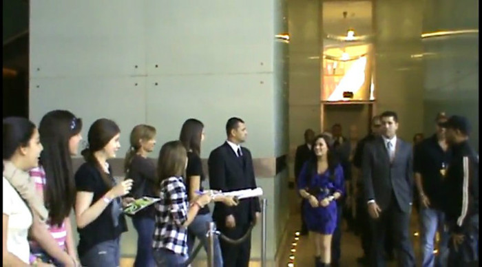 bscap0004 - Demilush - Fans meeting Demi in Sao Paulo at hotel Part oo1