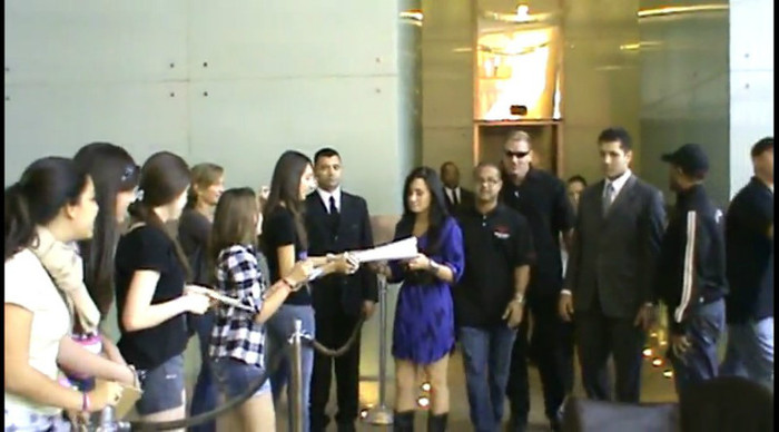 bscap0009 - Demilush - Fans meeting Demi in Sao Paulo at hotel Part oo1