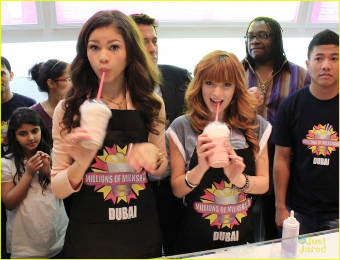 bella-thorne-zendaya-milkshakes-01