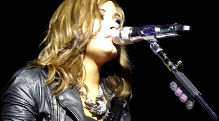 bscap0041 - Demilush - CriesChanges lyrics during Dont Forget Sept 7 2010 Cruzan Amphitheatre